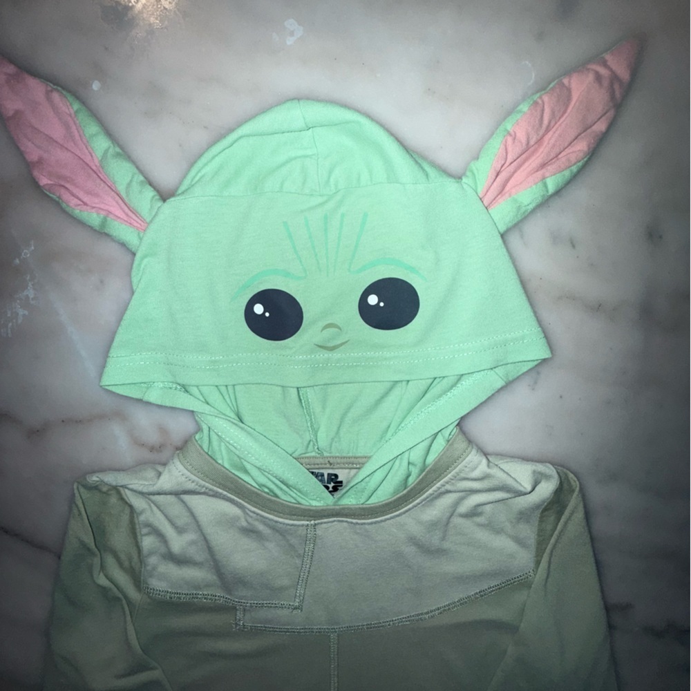 Kids Baby Yoda long sleeve hooded shirt size 5/6 - Picture 2 of 7